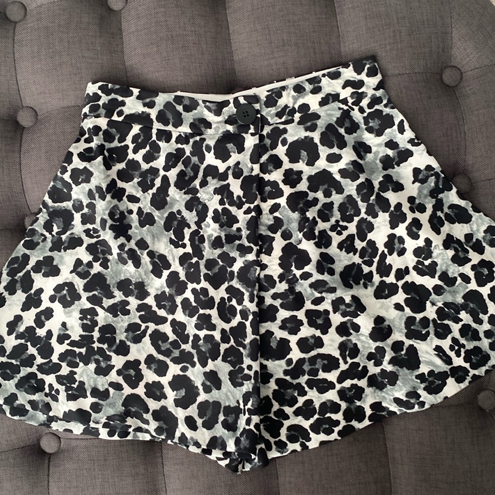Zara Animal Print skort Size XS